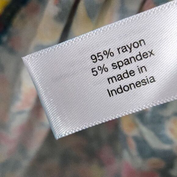 Lane Bryant Fitted Tunic Tee Super Soft Floral Print V Neck Plus Size 18/20 Top - Picture 7 of 9